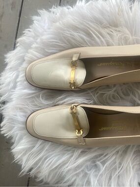 Salvatore Ferragamo Cream and Beige Two-Tone Leather Loafers with Gold Bit